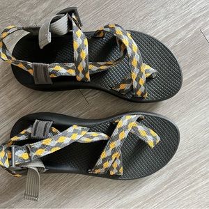 Chacos size 7 women’s